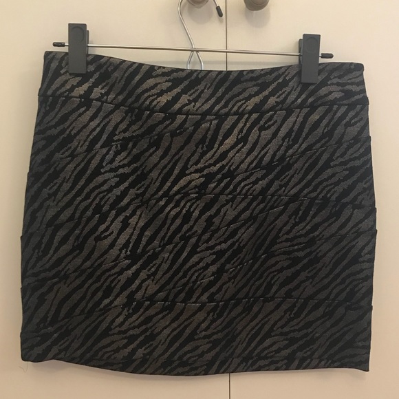 🔥SALE | Express Animal Print Skirt - Picture 6 of 6